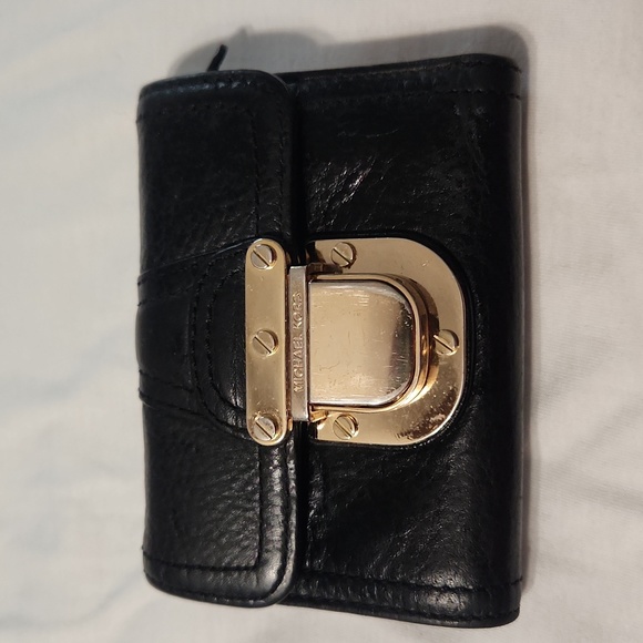 MK Small Wallet - Picture 1 of 4